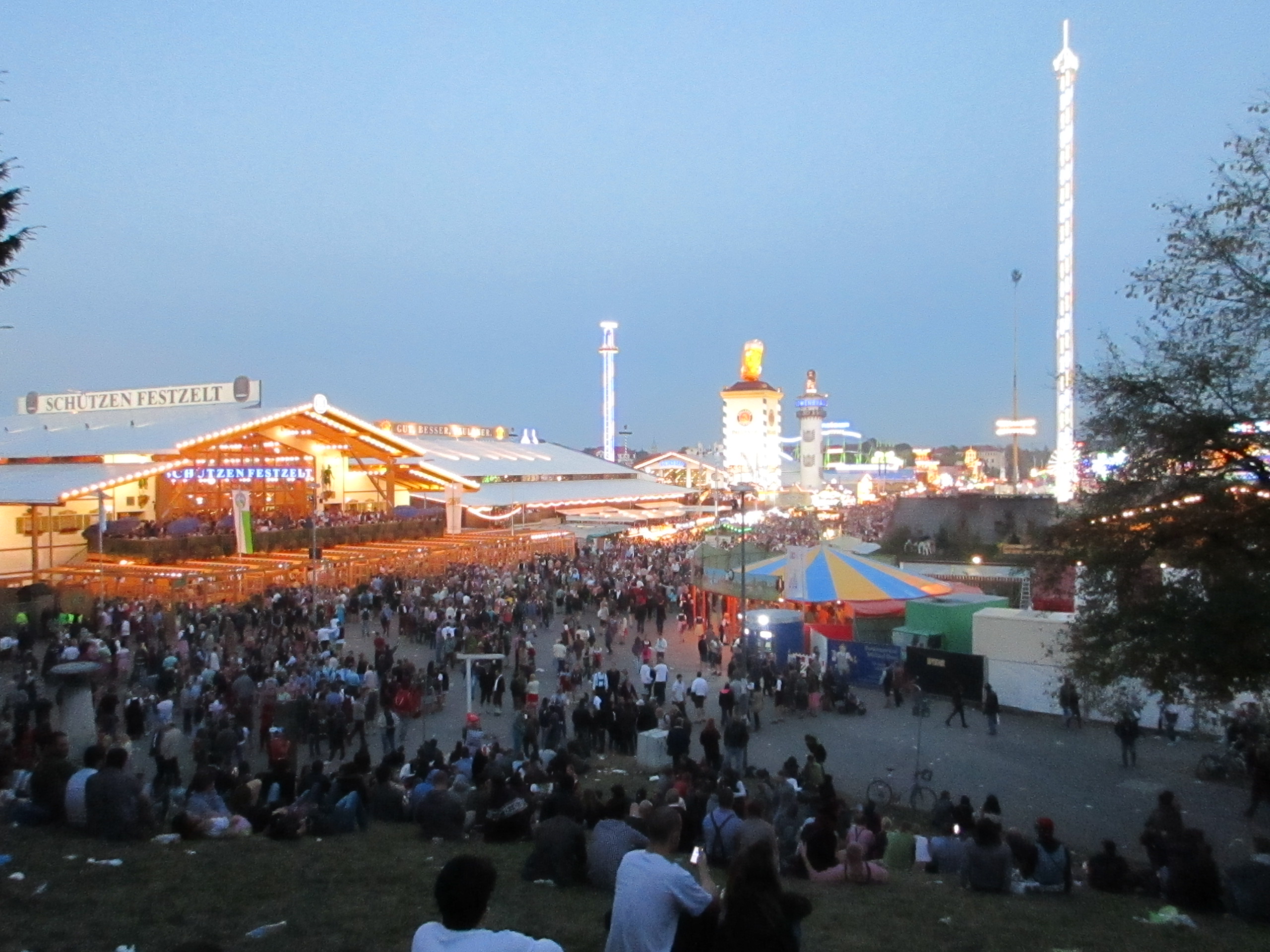 Mehr über den Artikel erfahren Keine Coverstars auf der „Wiesn“
