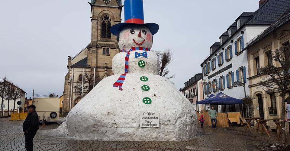 Mehr über den Artikel erfahren Trotz Schneemangel: Jakob bleibt standhaft