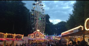 Mehr über den Artikel erfahren Feste fallen: Ohne gefeiert worden zu sein