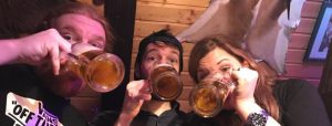 Mehr über den Artikel erfahren Musiker zeigen Stärke beim Trinken