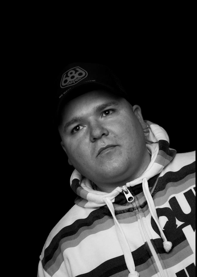 Mehr über den Artikel erfahren Der Nachruf auf DJ Hammer